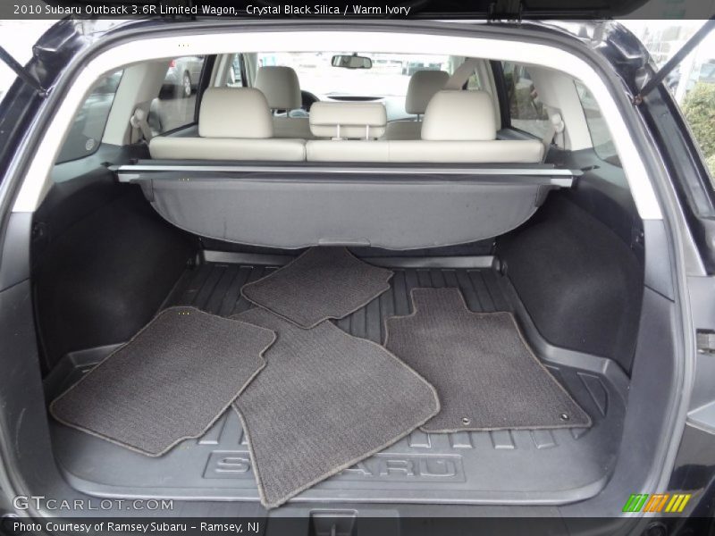  2010 Outback 3.6R Limited Wagon Trunk