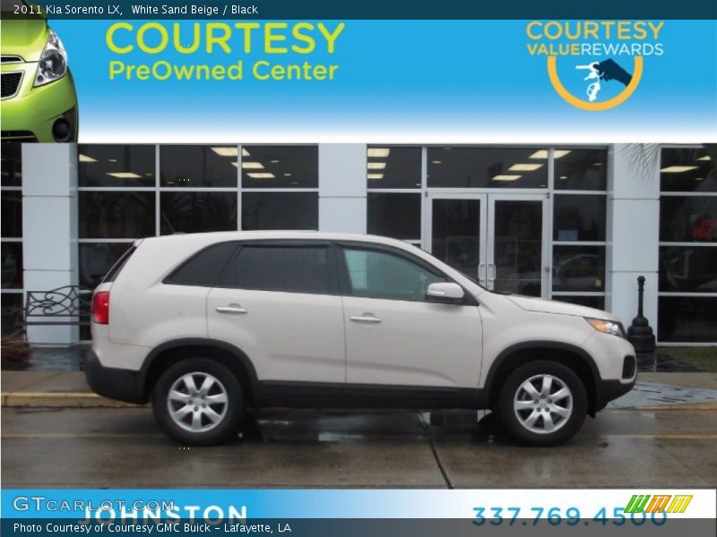 White Sand Beige / Black 2011 Kia Sorento LX