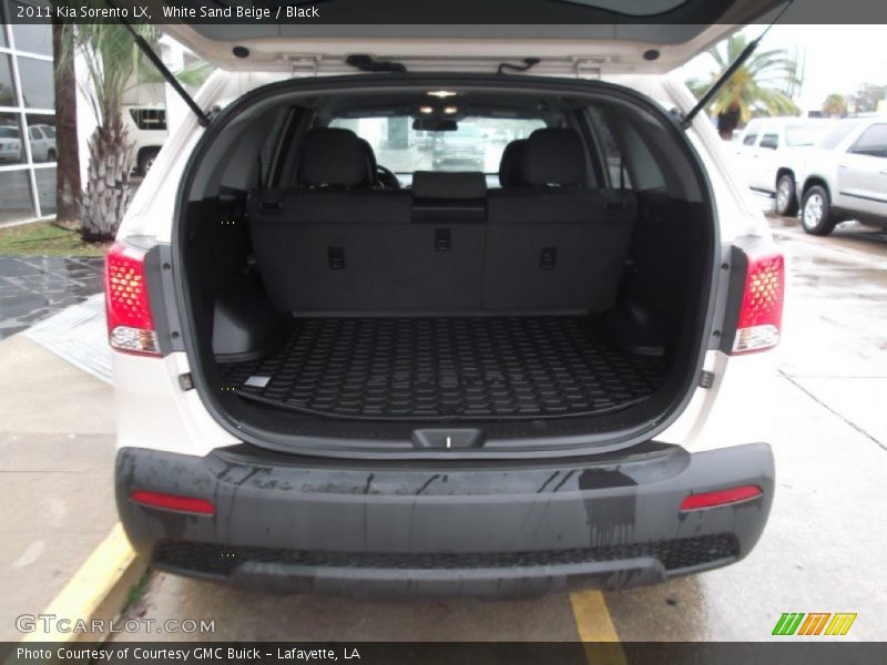 White Sand Beige / Black 2011 Kia Sorento LX