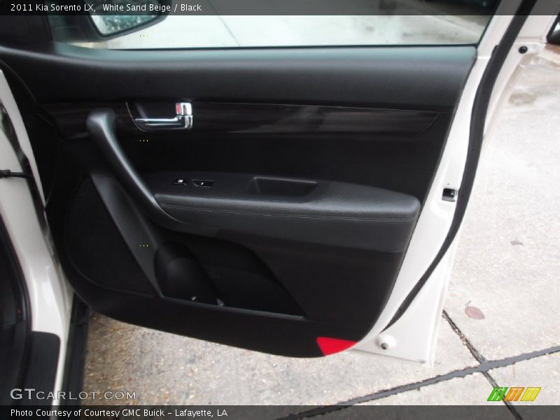 White Sand Beige / Black 2011 Kia Sorento LX