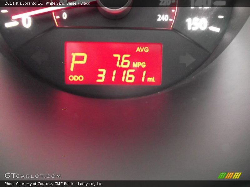 White Sand Beige / Black 2011 Kia Sorento LX