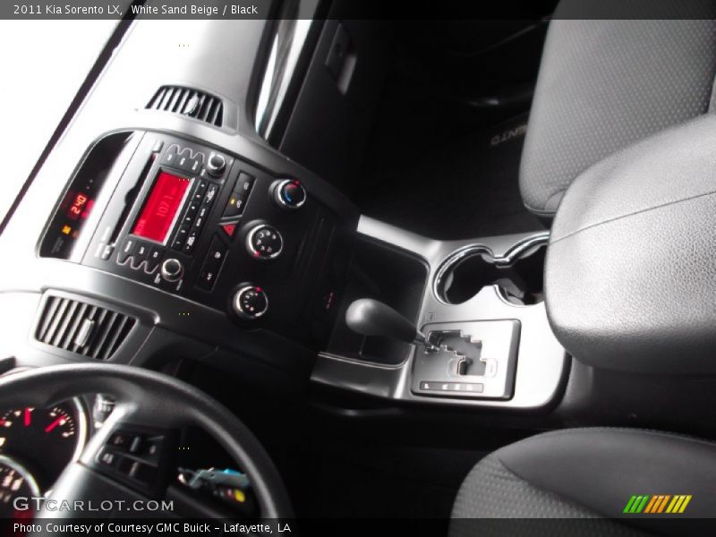 White Sand Beige / Black 2011 Kia Sorento LX