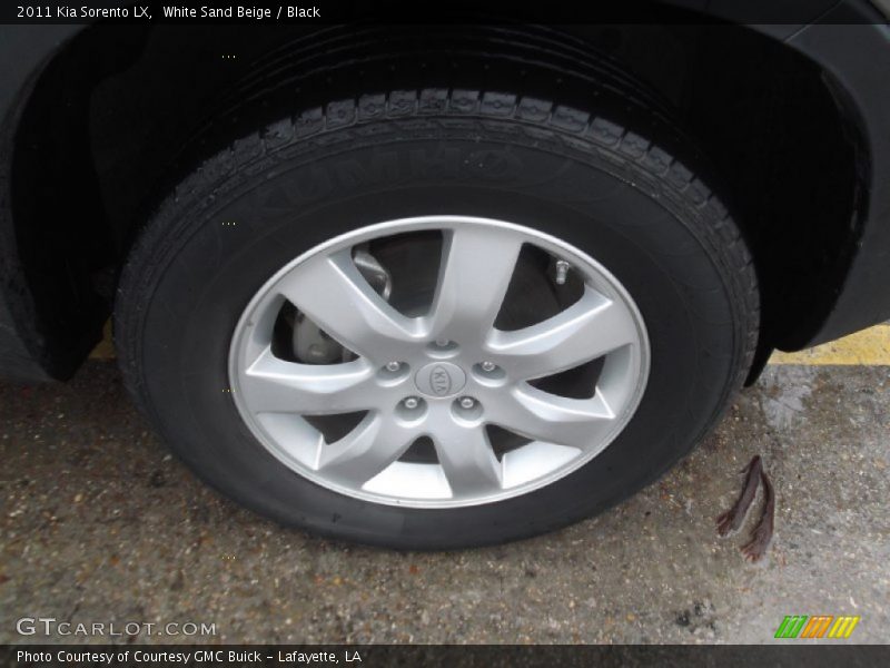 White Sand Beige / Black 2011 Kia Sorento LX