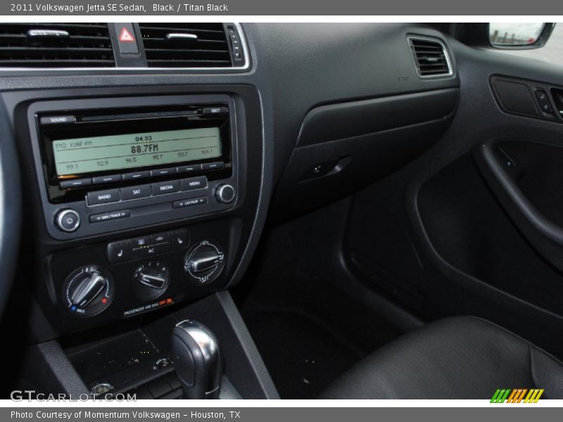 Black / Titan Black 2011 Volkswagen Jetta SE Sedan