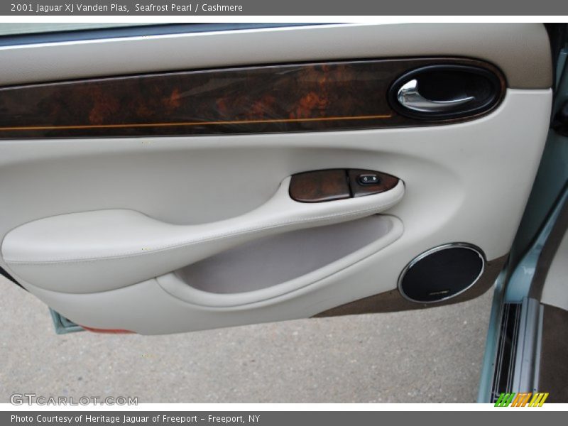 Seafrost Pearl / Cashmere 2001 Jaguar XJ Vanden Plas