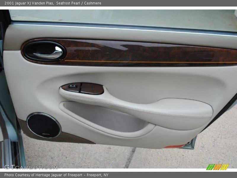 Seafrost Pearl / Cashmere 2001 Jaguar XJ Vanden Plas