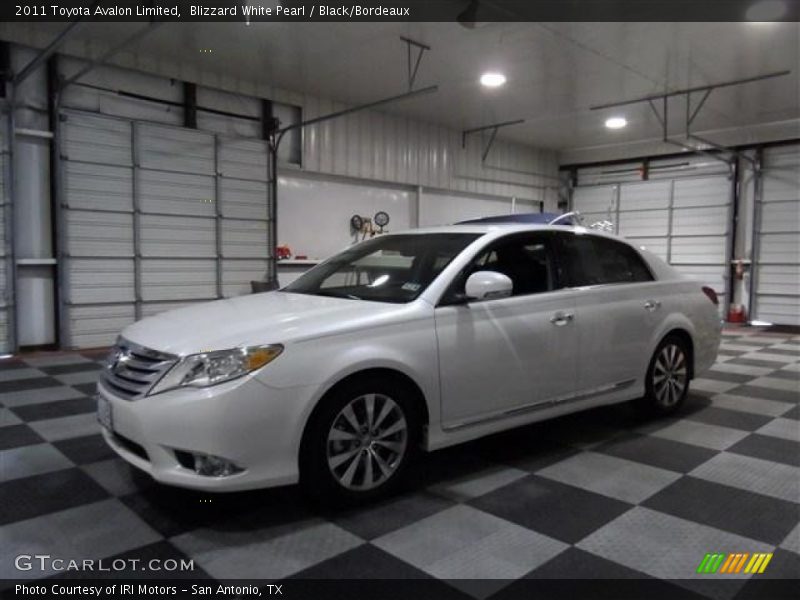 Blizzard White Pearl / Black/Bordeaux 2011 Toyota Avalon Limited