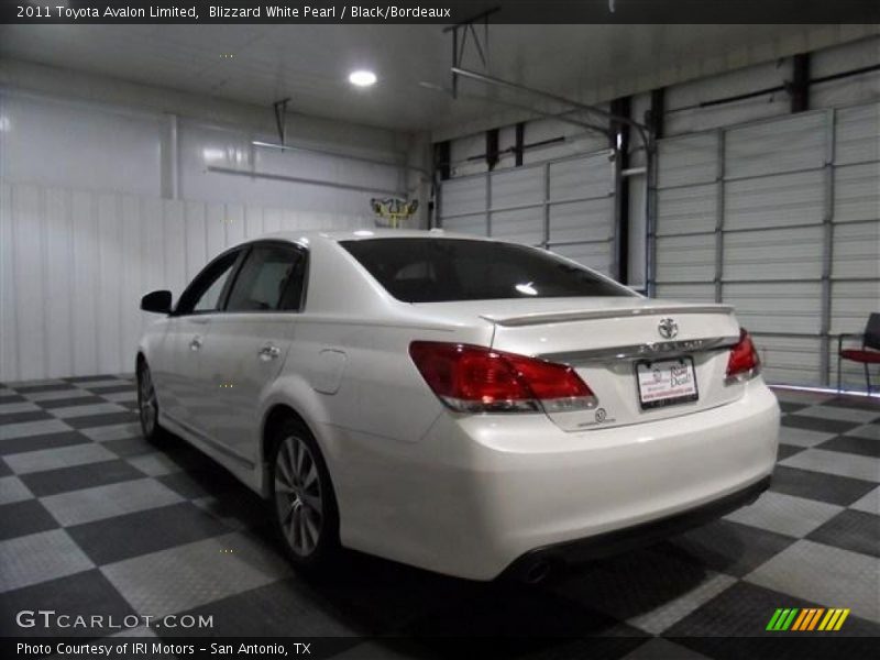 Blizzard White Pearl / Black/Bordeaux 2011 Toyota Avalon Limited