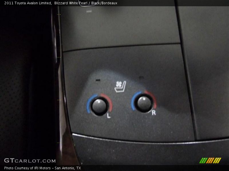 Blizzard White Pearl / Black/Bordeaux 2011 Toyota Avalon Limited