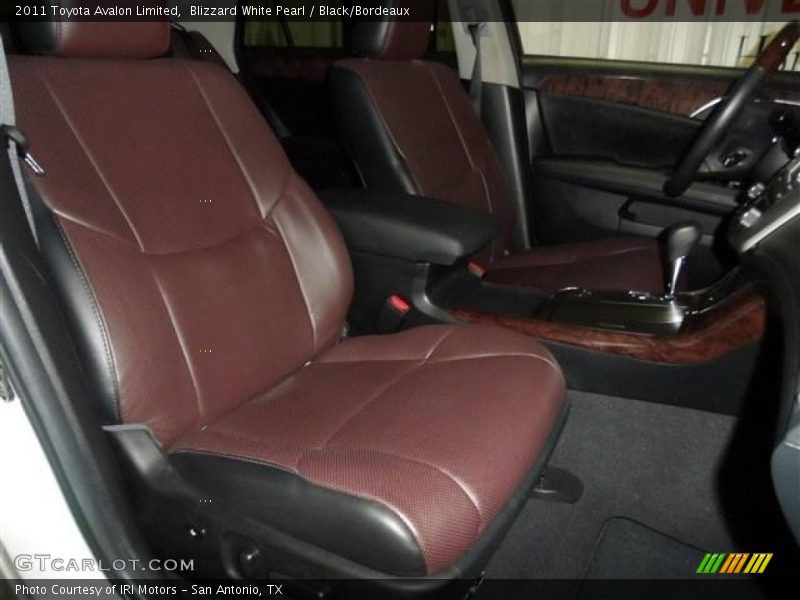 Blizzard White Pearl / Black/Bordeaux 2011 Toyota Avalon Limited