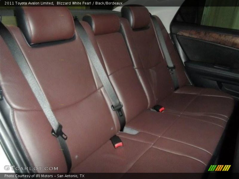 Blizzard White Pearl / Black/Bordeaux 2011 Toyota Avalon Limited