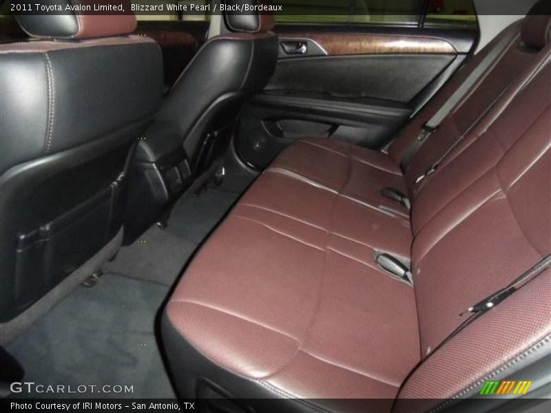 Blizzard White Pearl / Black/Bordeaux 2011 Toyota Avalon Limited