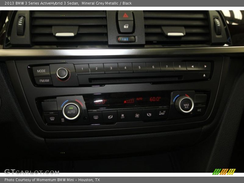 Controls of 2013 3 Series ActiveHybrid 3 Sedan