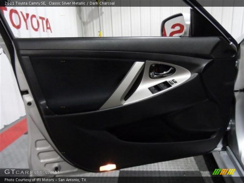 Classic Silver Metallic / Dark Charcoal 2011 Toyota Camry SE