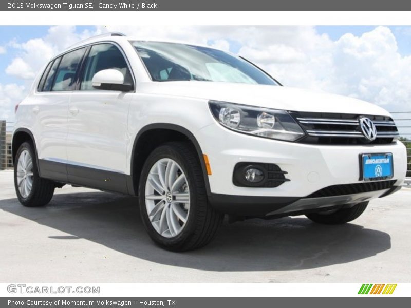Candy White / Black 2013 Volkswagen Tiguan SE