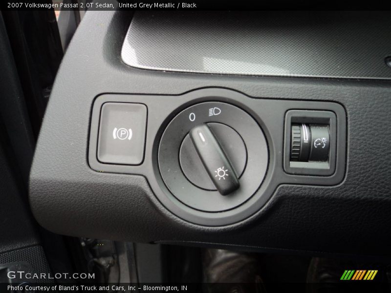 United Grey Metallic / Black 2007 Volkswagen Passat 2.0T Sedan
