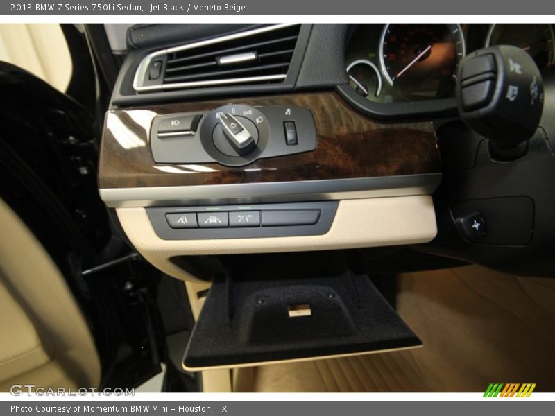 Controls of 2013 7 Series 750Li Sedan