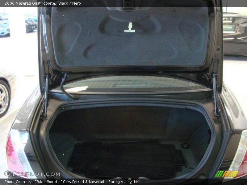 Black / Nero 2006 Maserati Quattroporte