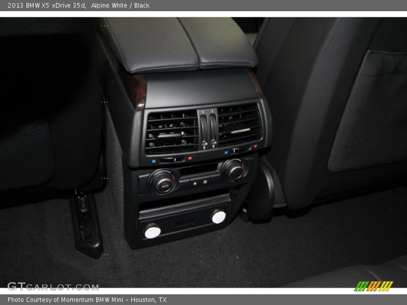 Alpine White / Black 2013 BMW X5 xDrive 35d