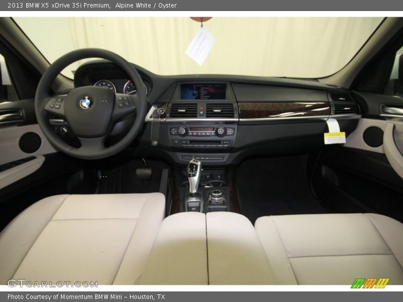 Dashboard of 2013 X5 xDrive 35i Premium