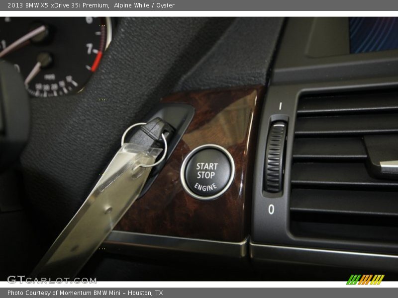 Alpine White / Oyster 2013 BMW X5 xDrive 35i Premium