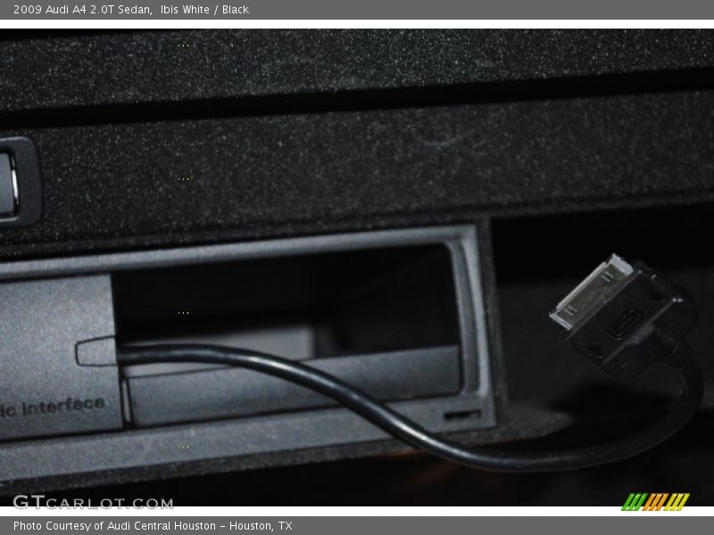 Ibis White / Black 2009 Audi A4 2.0T Sedan