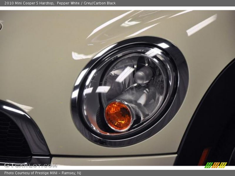 Pepper White / Grey/Carbon Black 2010 Mini Cooper S Hardtop