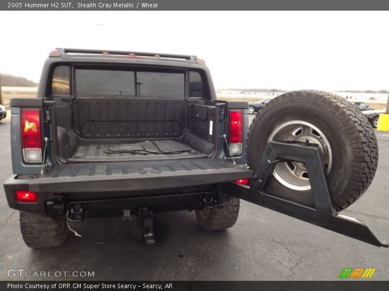 Stealth Gray Metallic / Wheat 2005 Hummer H2 SUT