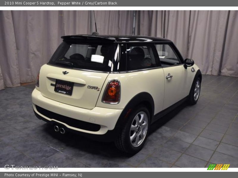 Pepper White / Grey/Carbon Black 2010 Mini Cooper S Hardtop