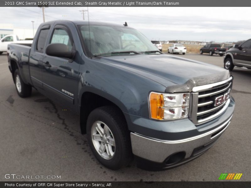 Front 3/4 View of 2013 Sierra 1500 SLE Extended Cab