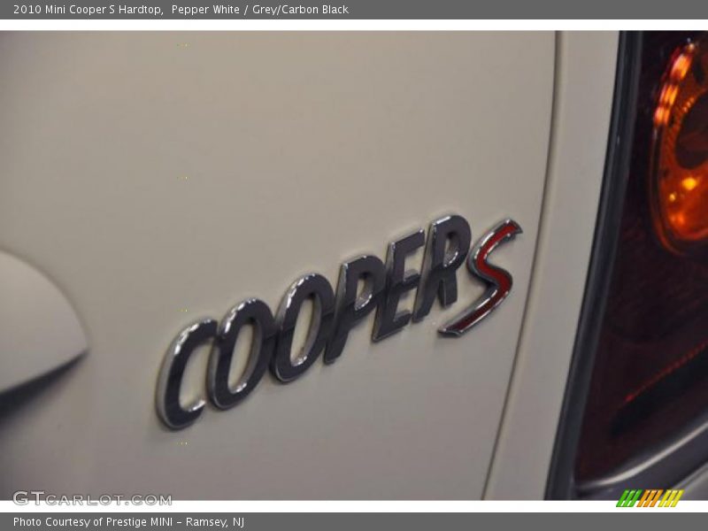 Pepper White / Grey/Carbon Black 2010 Mini Cooper S Hardtop
