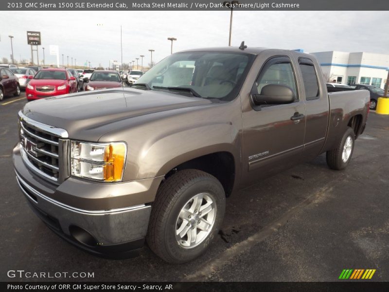 Front 3/4 View of 2013 Sierra 1500 SLE Extended Cab