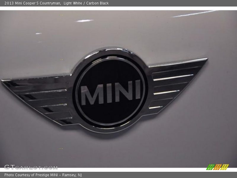Light White / Carbon Black 2013 Mini Cooper S Countryman