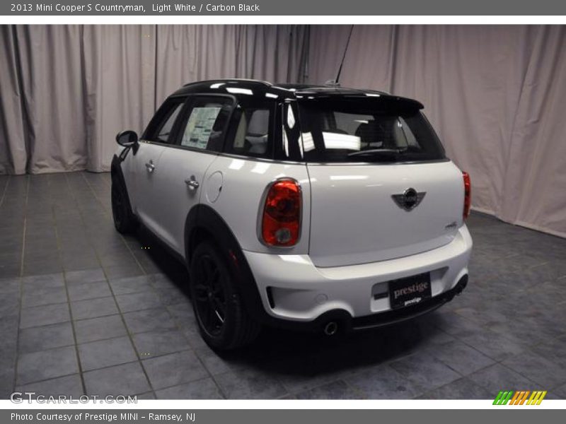 Light White / Carbon Black 2013 Mini Cooper S Countryman