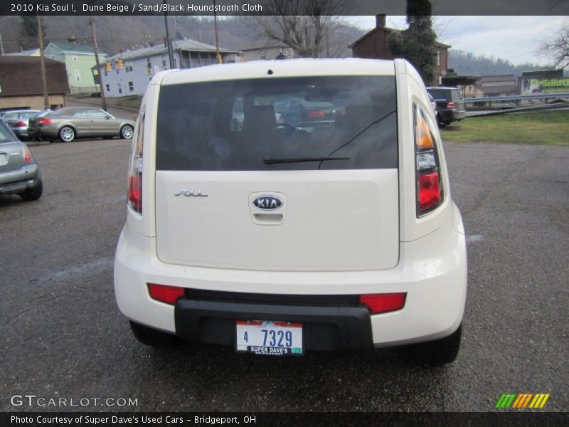 Dune Beige / Sand/Black Houndstooth Cloth 2010 Kia Soul !