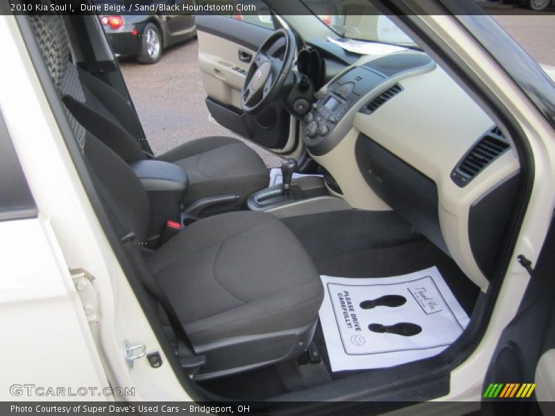 Dune Beige / Sand/Black Houndstooth Cloth 2010 Kia Soul !