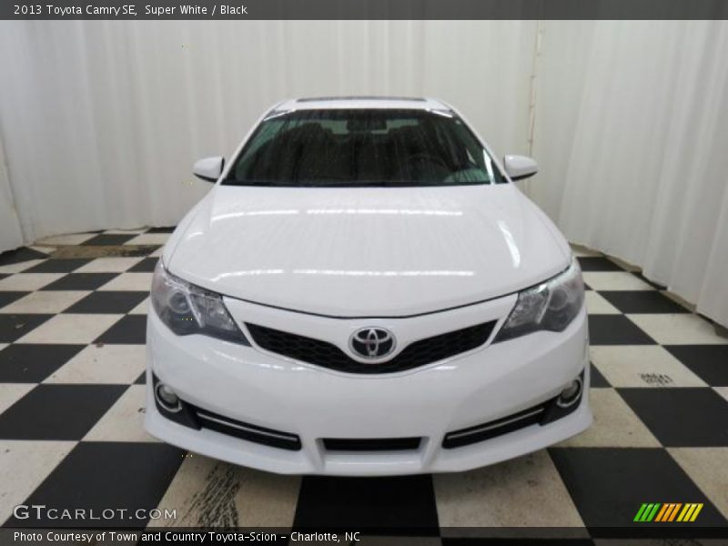 Super White / Black 2013 Toyota Camry SE