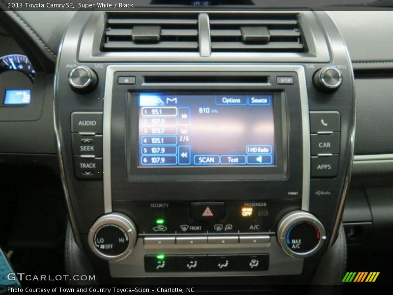 Controls of 2013 Camry SE
