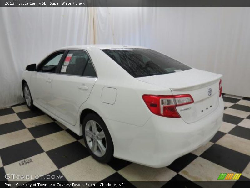Super White / Black 2013 Toyota Camry SE