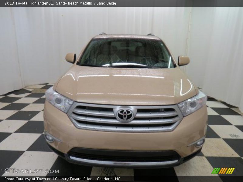 Sandy Beach Metallic / Sand Beige 2013 Toyota Highlander SE