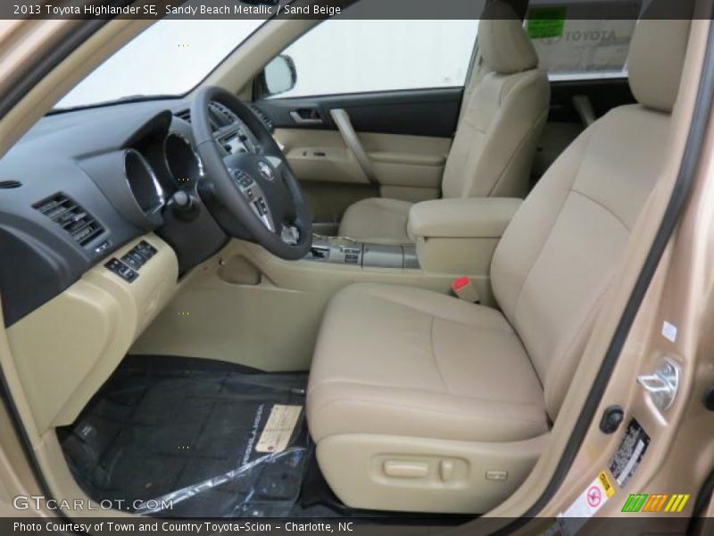 Sandy Beach Metallic / Sand Beige 2013 Toyota Highlander SE