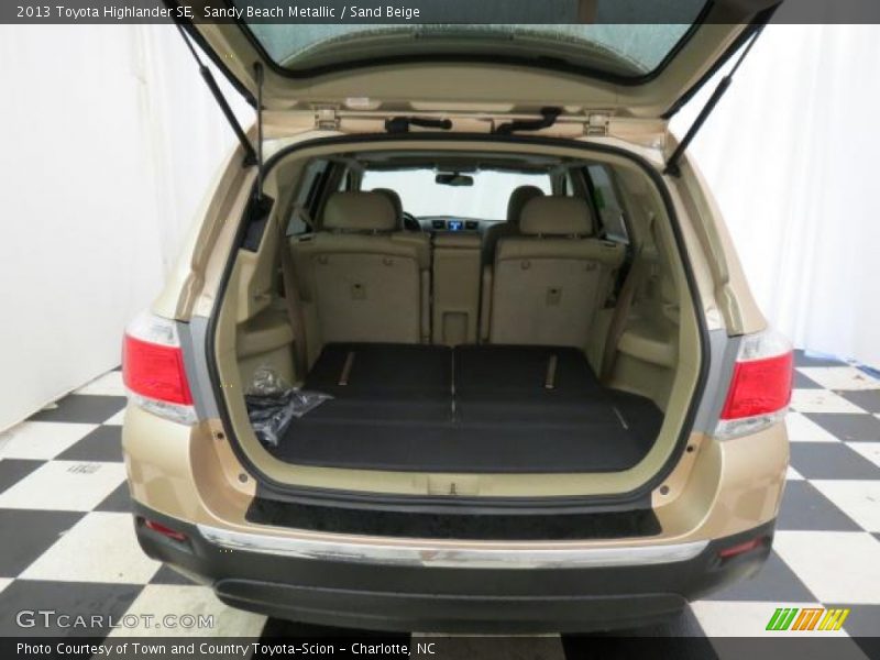Sandy Beach Metallic / Sand Beige 2013 Toyota Highlander SE