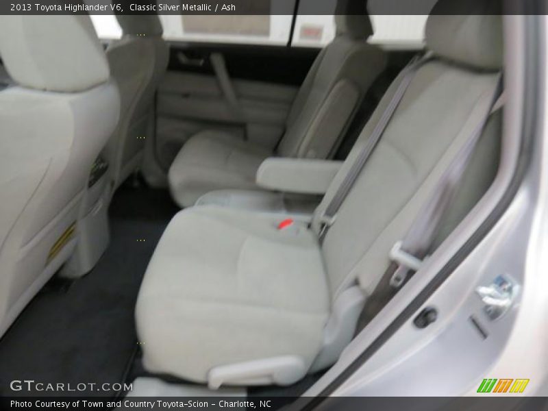 Classic Silver Metallic / Ash 2013 Toyota Highlander V6