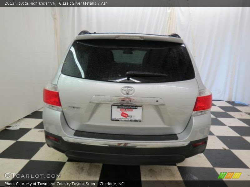 Classic Silver Metallic / Ash 2013 Toyota Highlander V6
