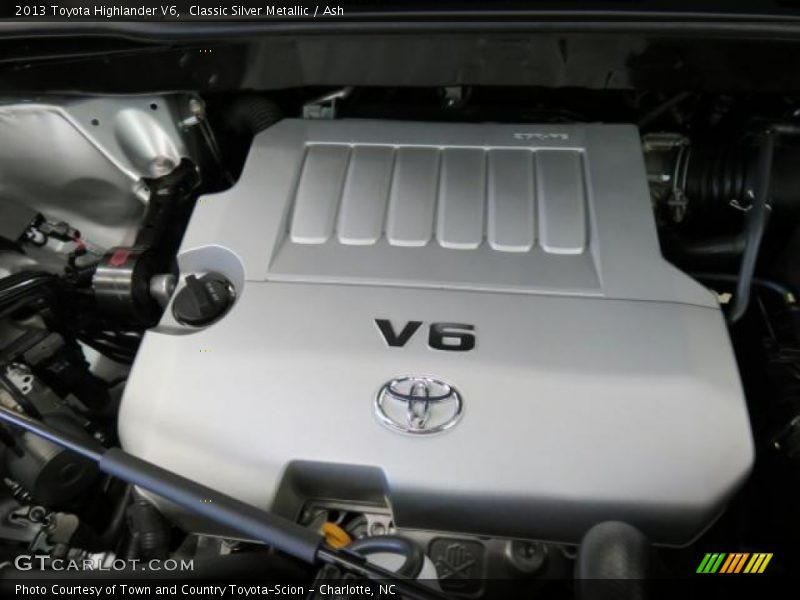 Classic Silver Metallic / Ash 2013 Toyota Highlander V6