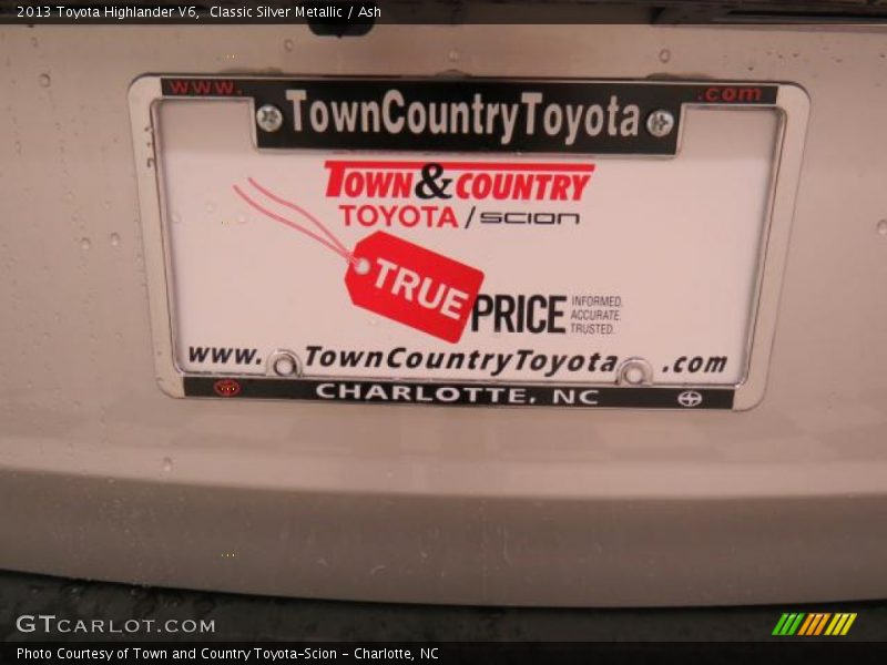 Classic Silver Metallic / Ash 2013 Toyota Highlander V6
