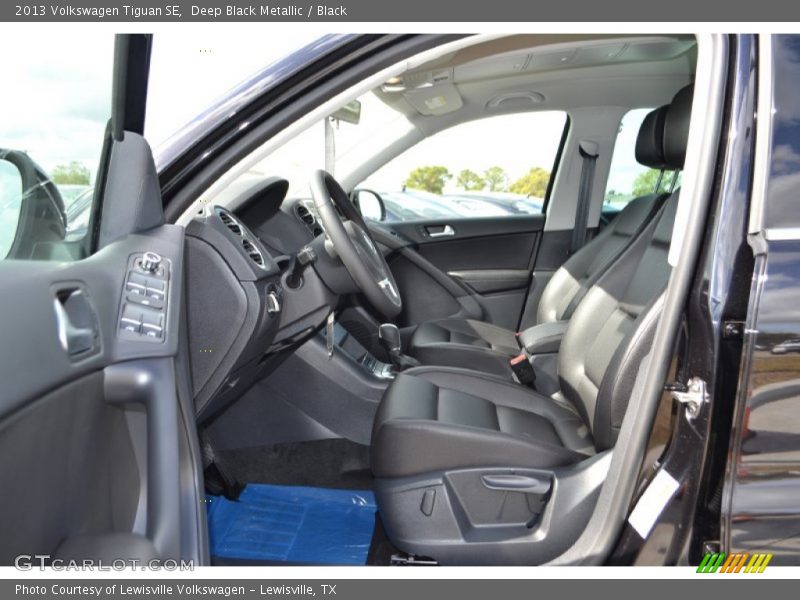 Deep Black Metallic / Black 2013 Volkswagen Tiguan SE