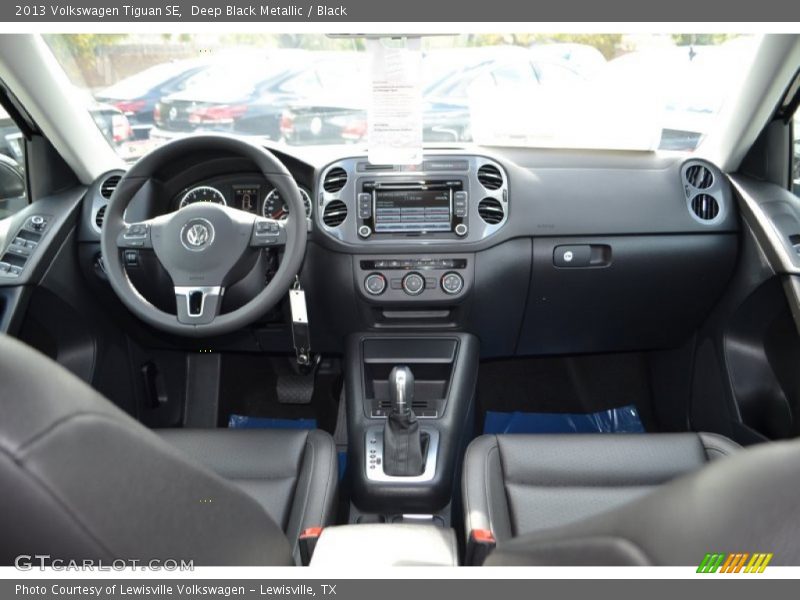 Deep Black Metallic / Black 2013 Volkswagen Tiguan SE