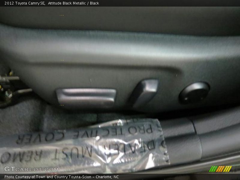 Attitude Black Metallic / Black 2012 Toyota Camry SE
