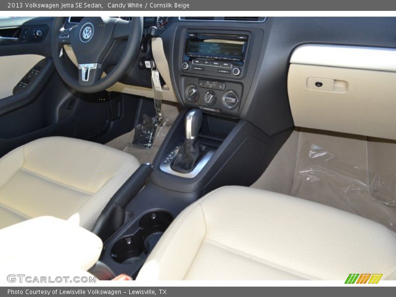 Candy White / Cornsilk Beige 2013 Volkswagen Jetta SE Sedan